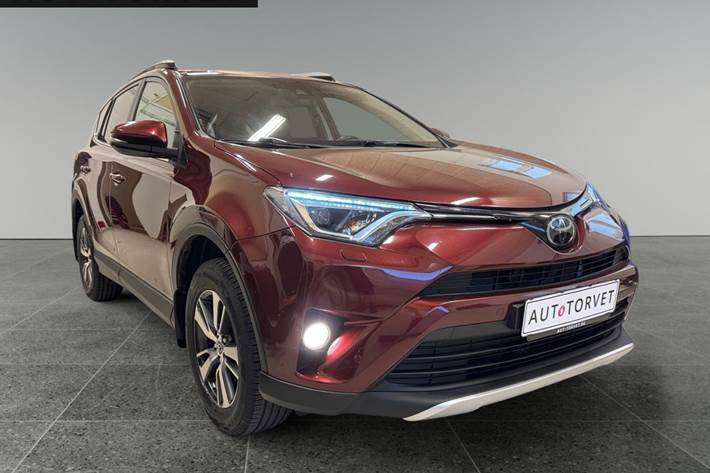 Rød Toyota RAV4 fra 2016