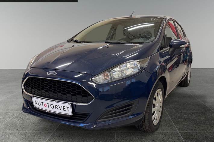 Blå Ford Fiesta fra 2017