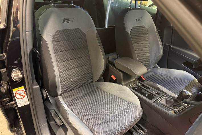 Sort VW Golf VII fra 2020