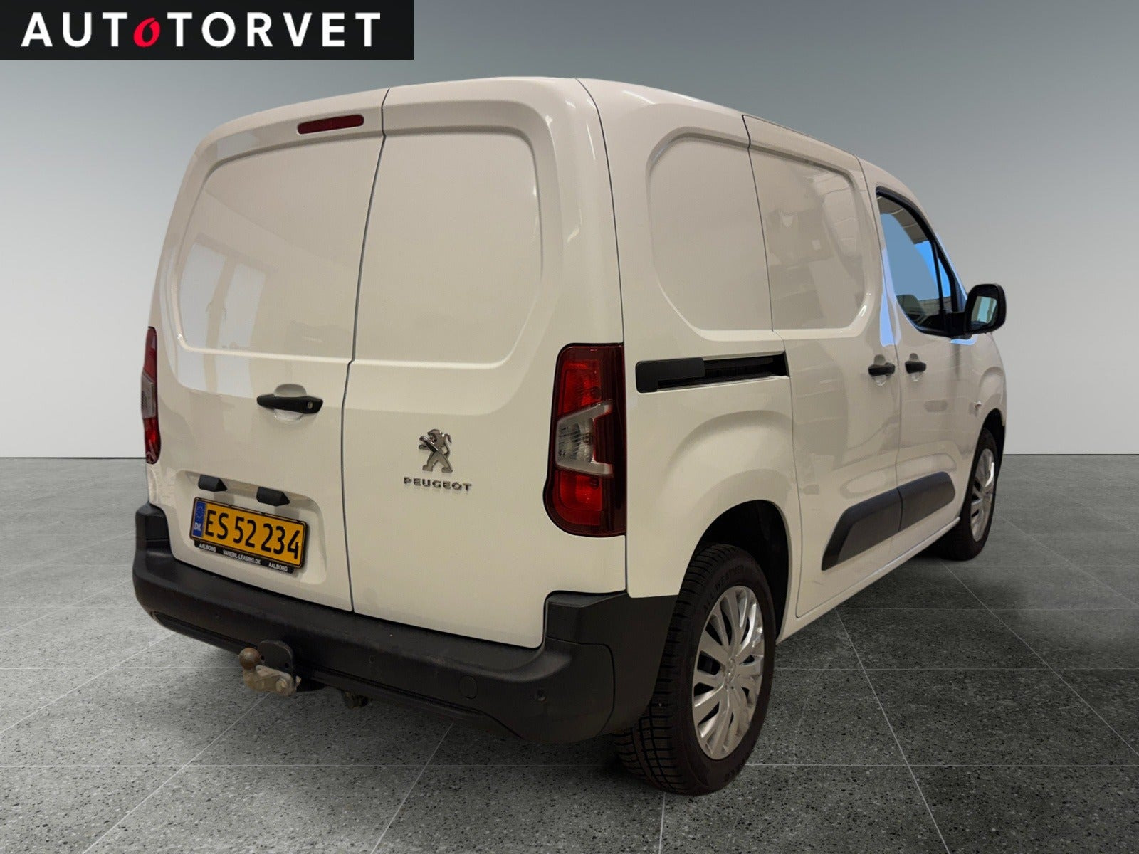 Hvid Peugeot Partner fra 2020