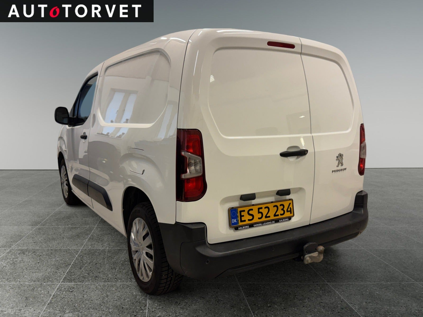 Hvid Peugeot Partner fra 2020