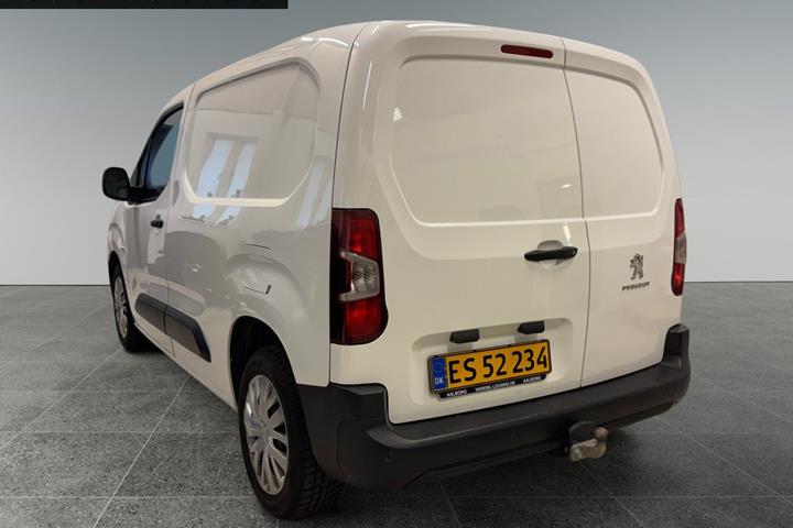 Hvid Peugeot Partner fra 2020