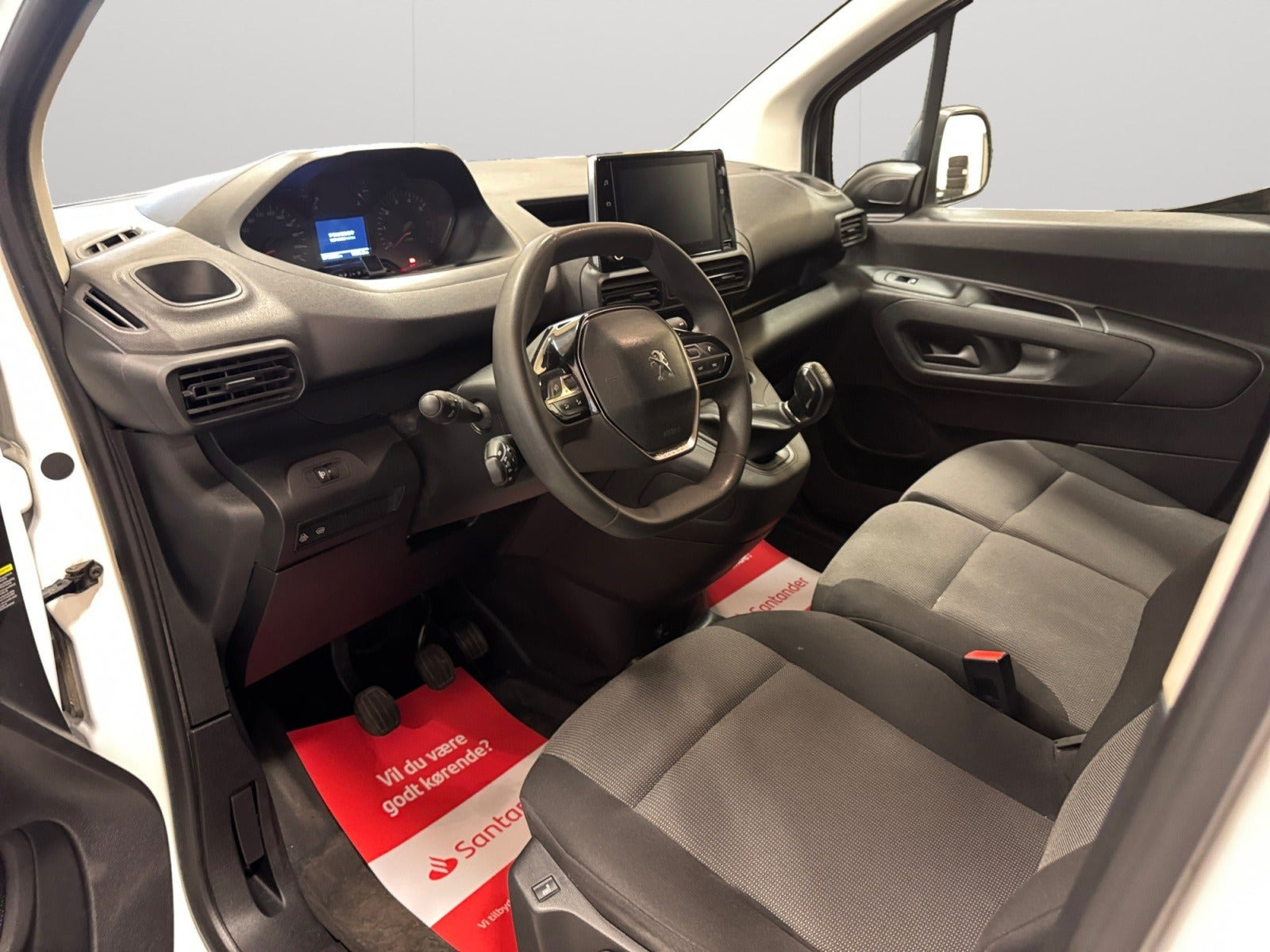 Hvid Peugeot Partner fra 2020