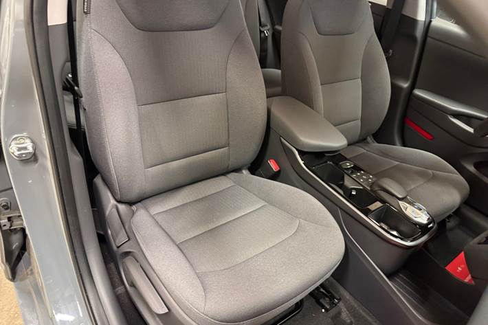 Grå Hyundai Ioniq fra 2020