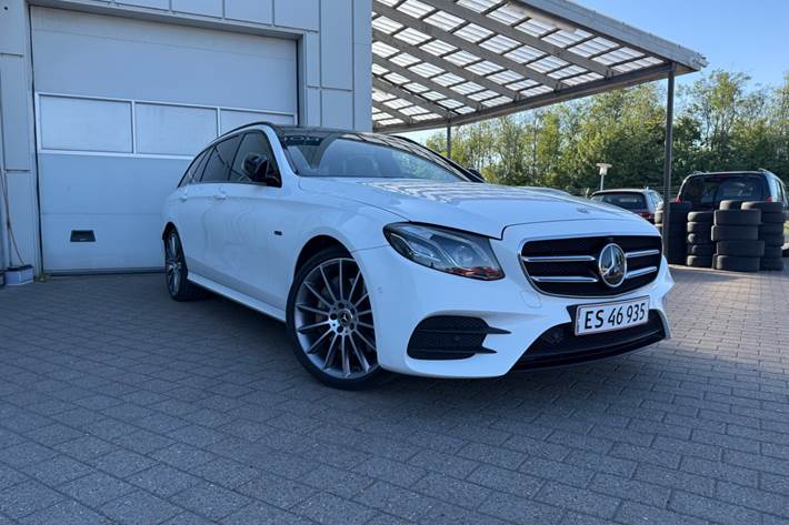 Hvid Mercedes E300 de fra 2019