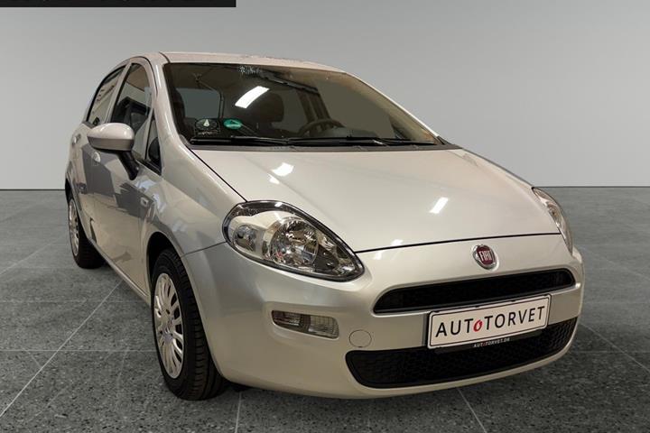 Sølv Fiat Punto fra 2016