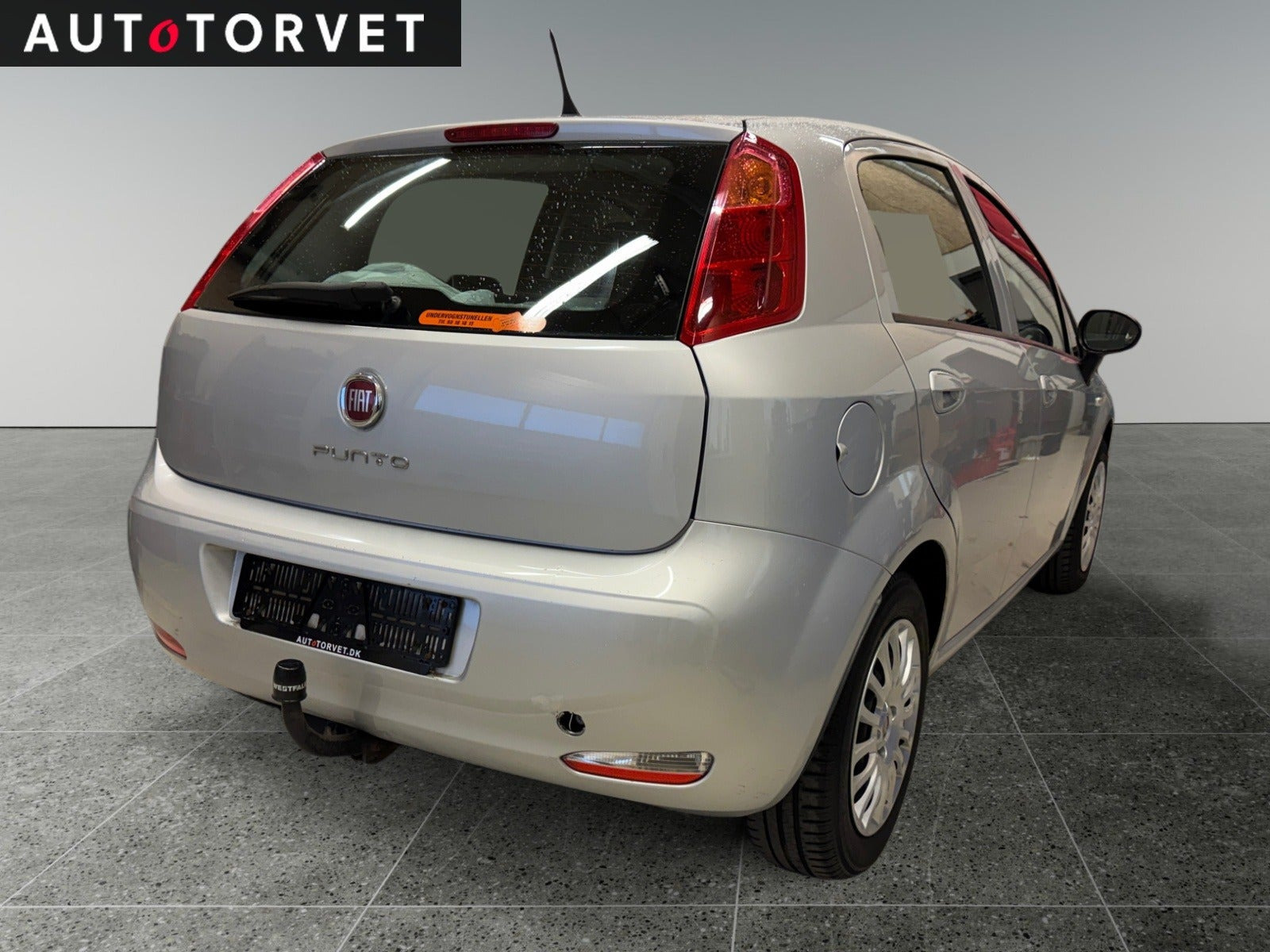 Sølv Fiat Punto fra 2016