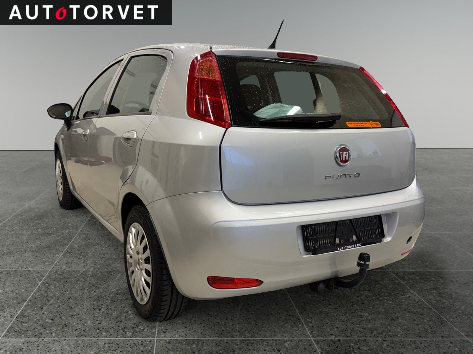 Sølv Fiat Punto fra 2016