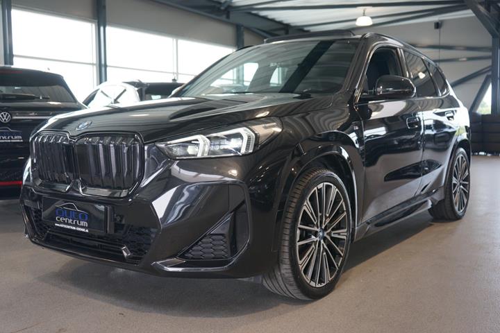 Sort BMW iX1 fra 2023