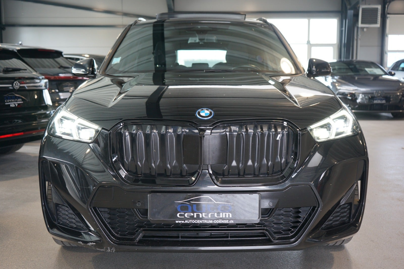 Sort BMW iX1 fra 2023