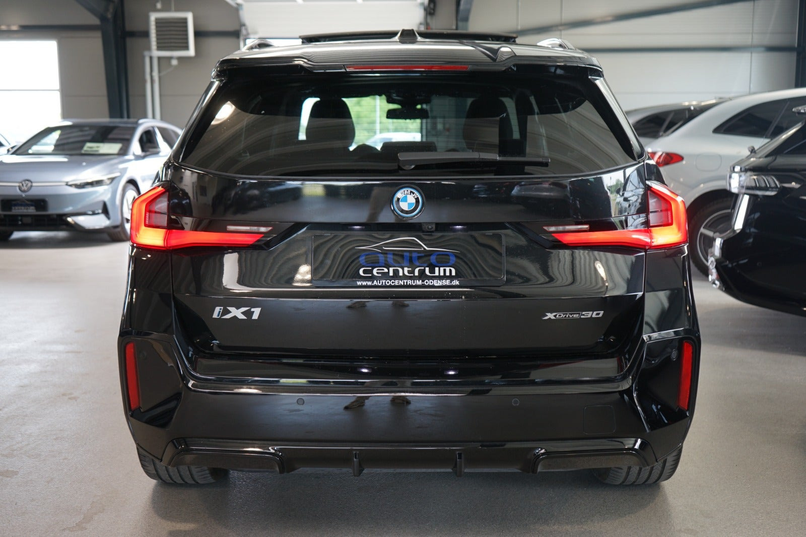 Sort BMW iX1 fra 2023