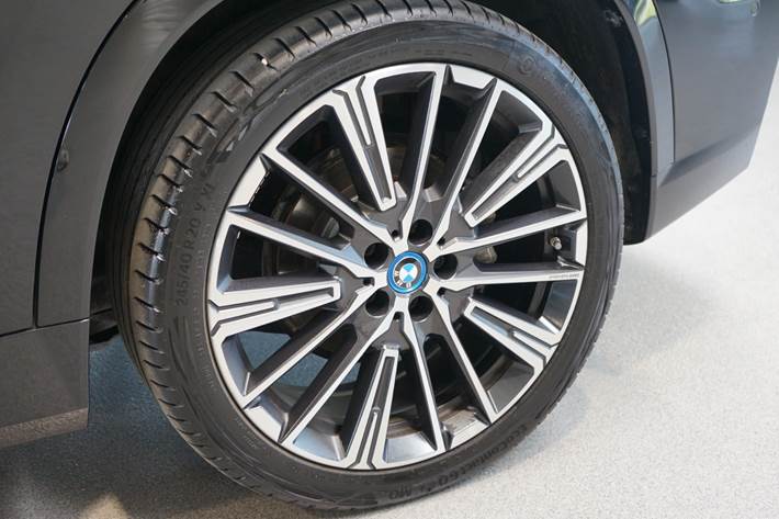 Sort BMW iX1 fra 2023