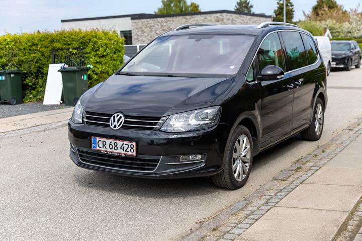 Sort VW Sharan fra 2011