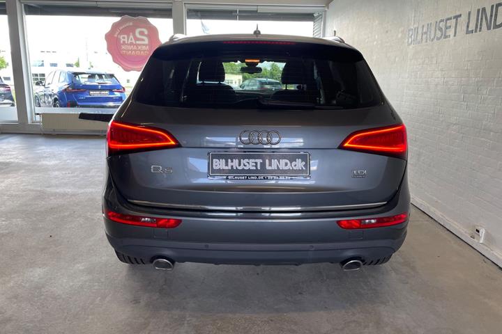Grå Audi Q5 fra 2015