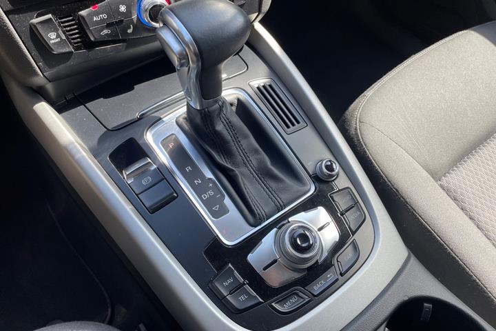 Grå Audi Q5 fra 2015