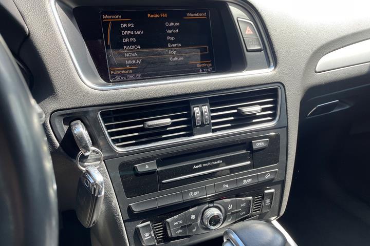 Grå Audi Q5 fra 2015