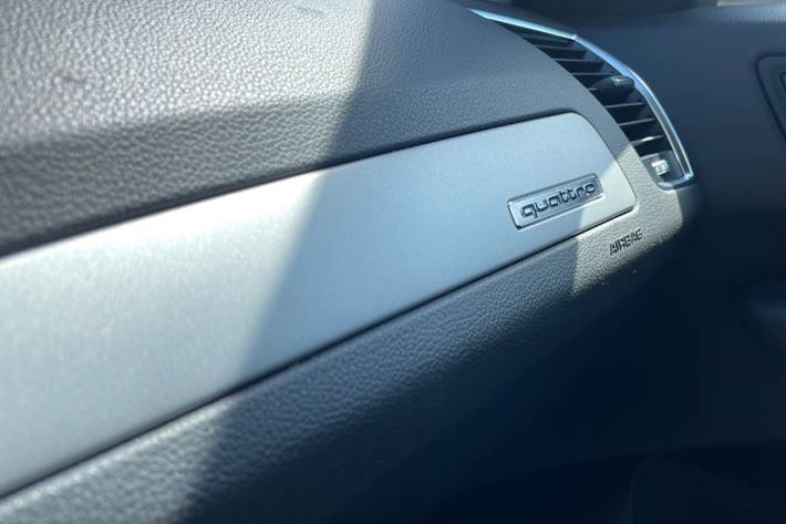 Grå Audi Q5 fra 2015