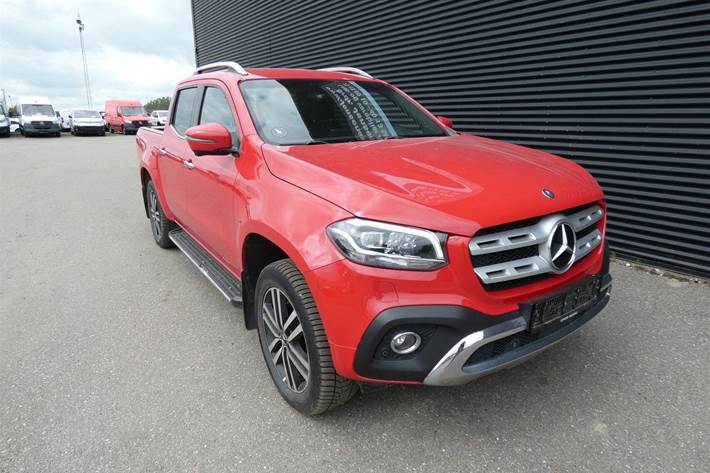 Rød Mercedes X350 d fra 2020