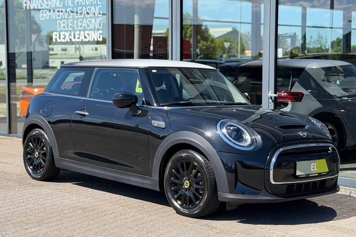 Sort Mini Cooper SE fra 2023