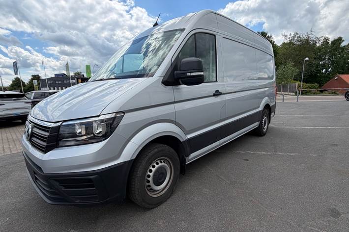 Gul VW Crafter 35 fra 2020