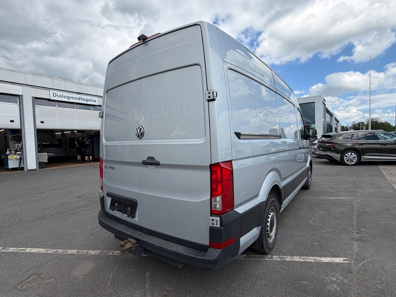Gul VW Crafter 35 fra 2020