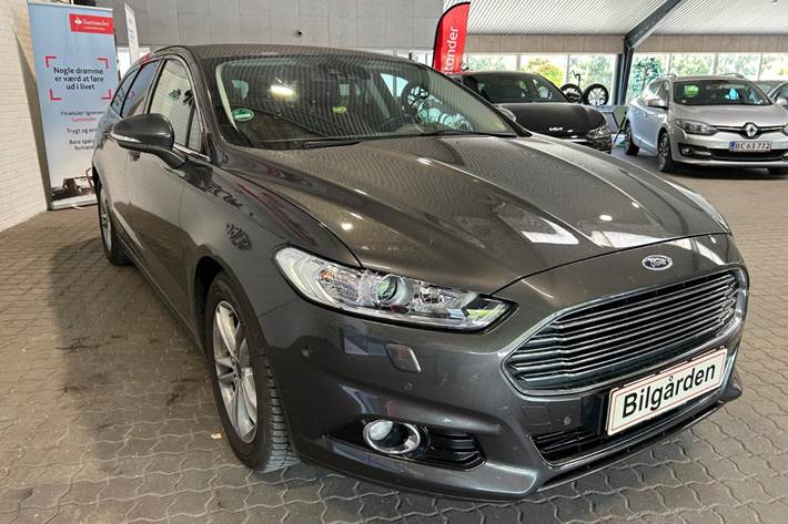 Sort Ford Mondeo fra 2018