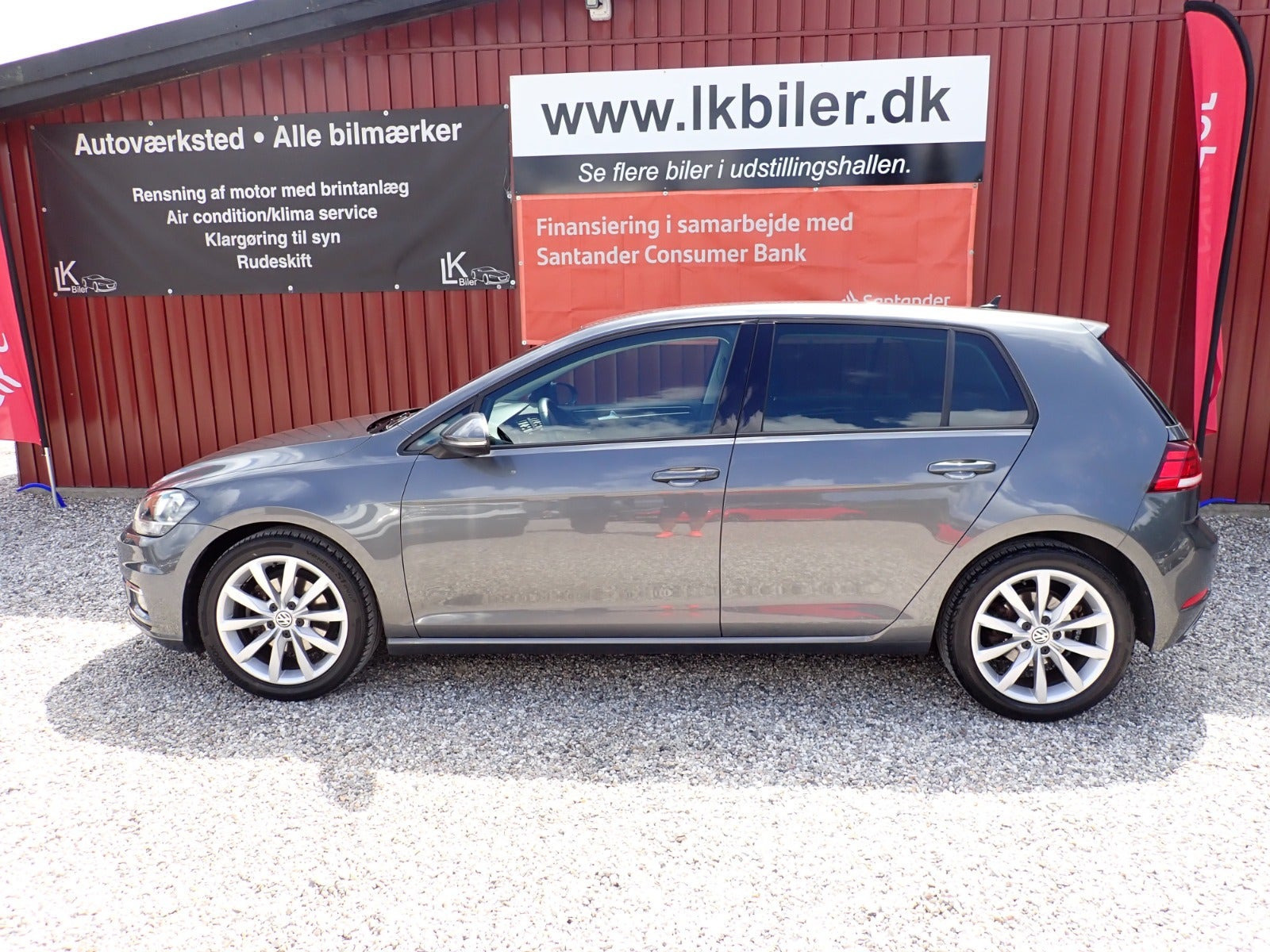 Grå VW Golf VII fra 2019