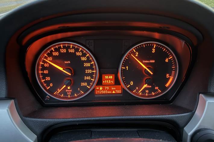 Sort BMW 3-Serie fra 2012