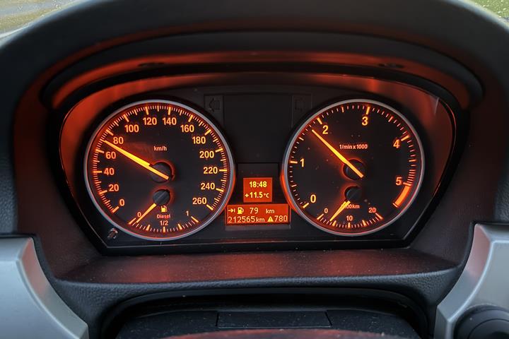 Sort BMW 3-Serie fra 2012