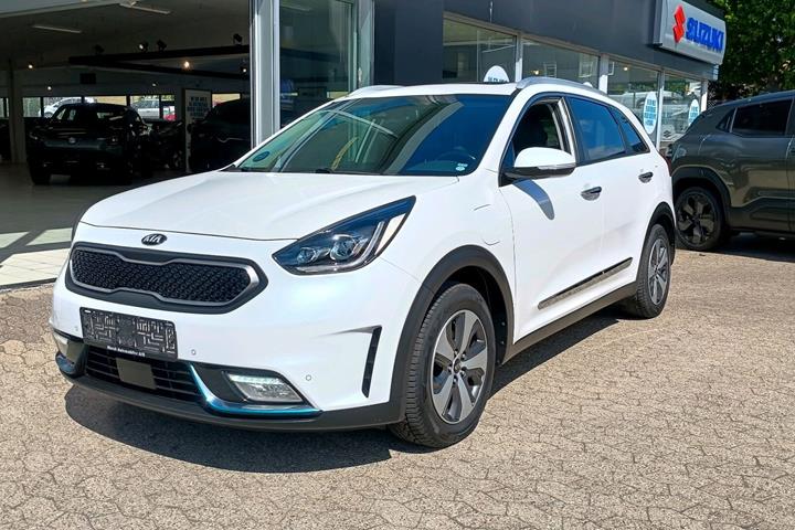 Hvid Kia Niro fra 2018 set udefra