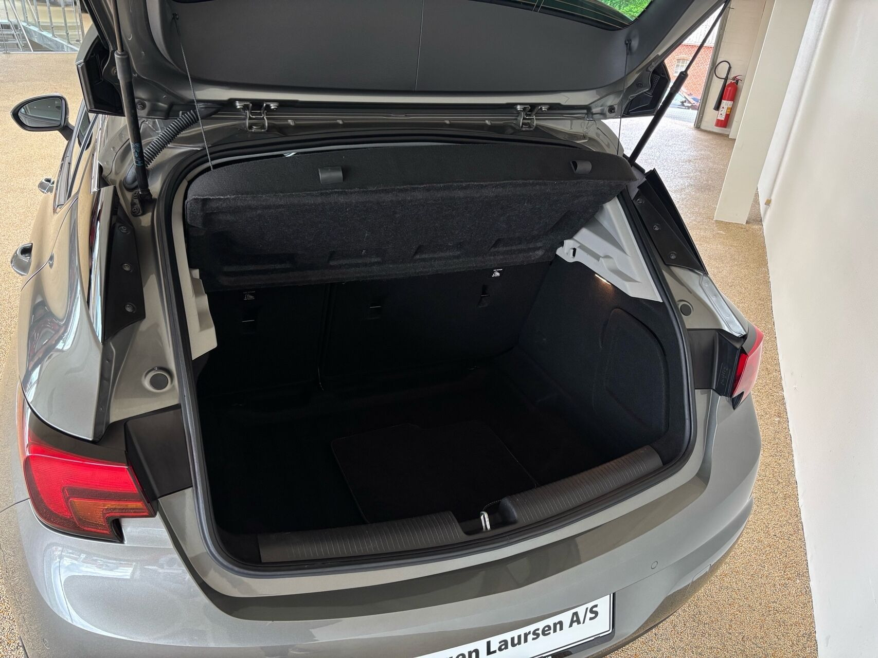 Sort Opel Astra fra 2017