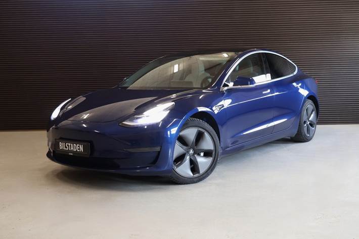 Blå Tesla Model 3 fra 2019