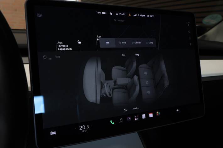 Blå Tesla Model 3 fra 2019