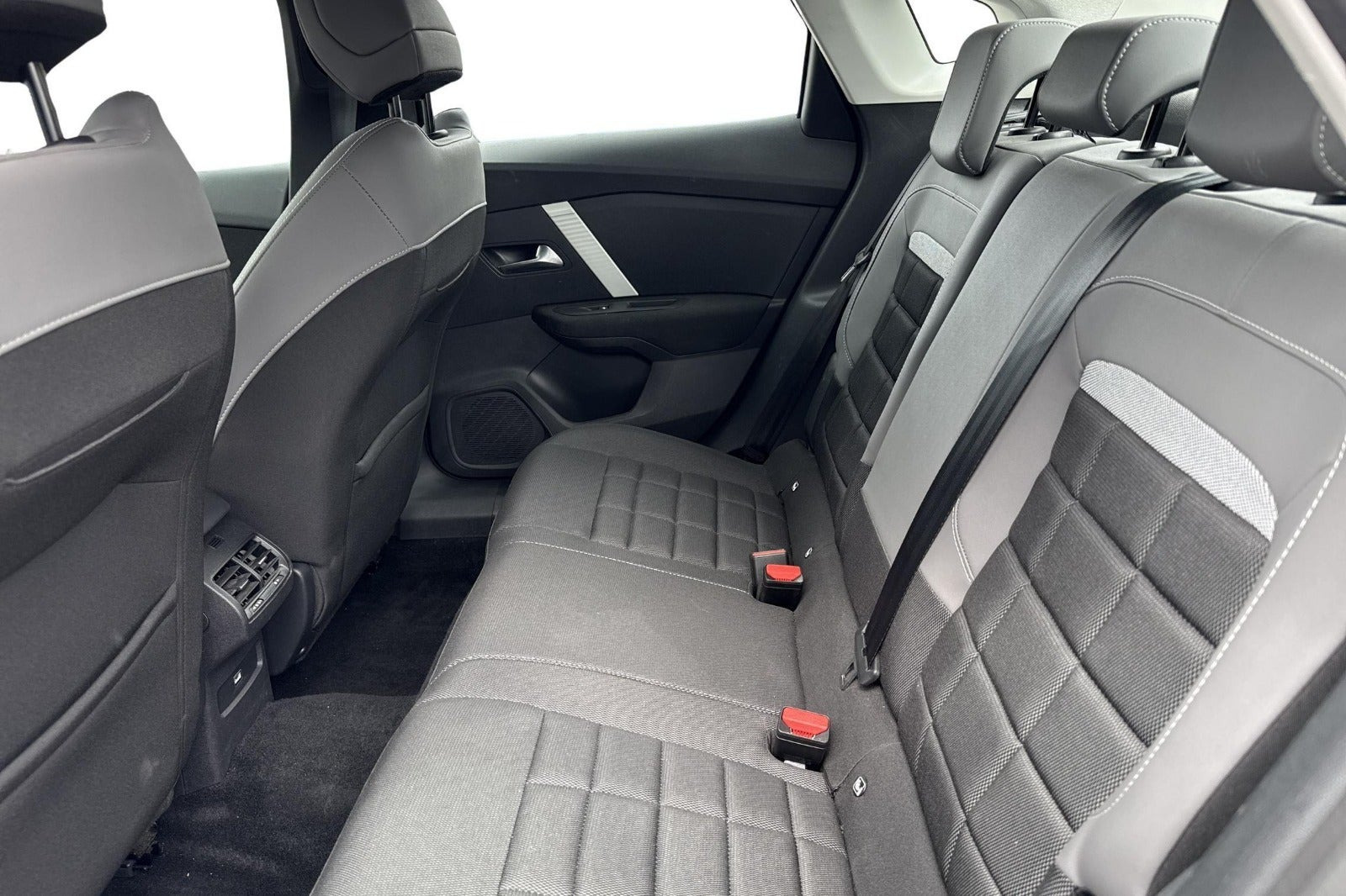 Grå Citroën ë-C4 X fra 2025