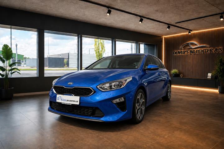 Blå Kia Ceed fra 2019