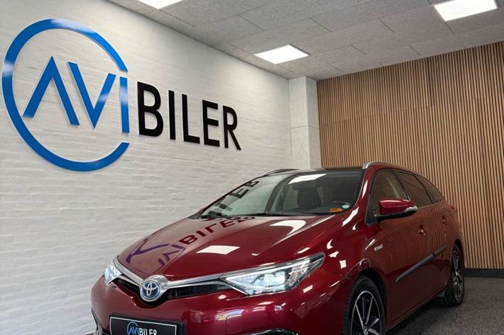 Grå Toyota Auris fra 2018