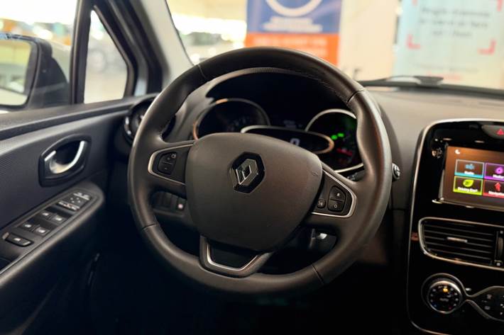 Hvid Renault Clio IV fra 2019