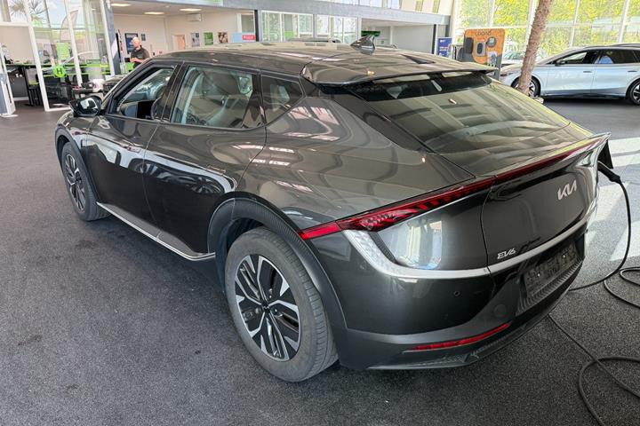Grå Kia EV6 fra 2023