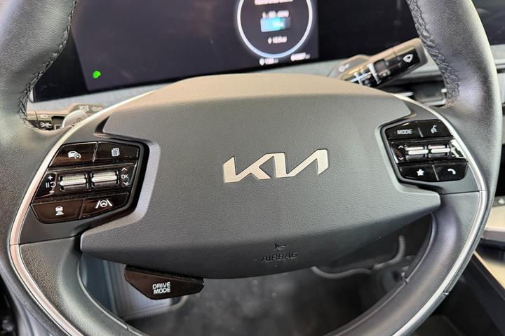 Grå Kia EV6 fra 2023