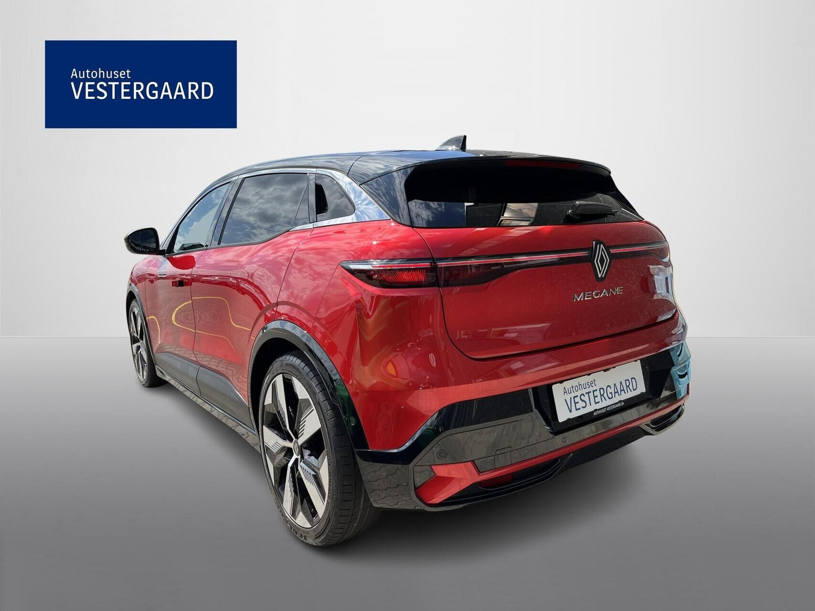 Rød Renault Megane E-Tech fra 2022
