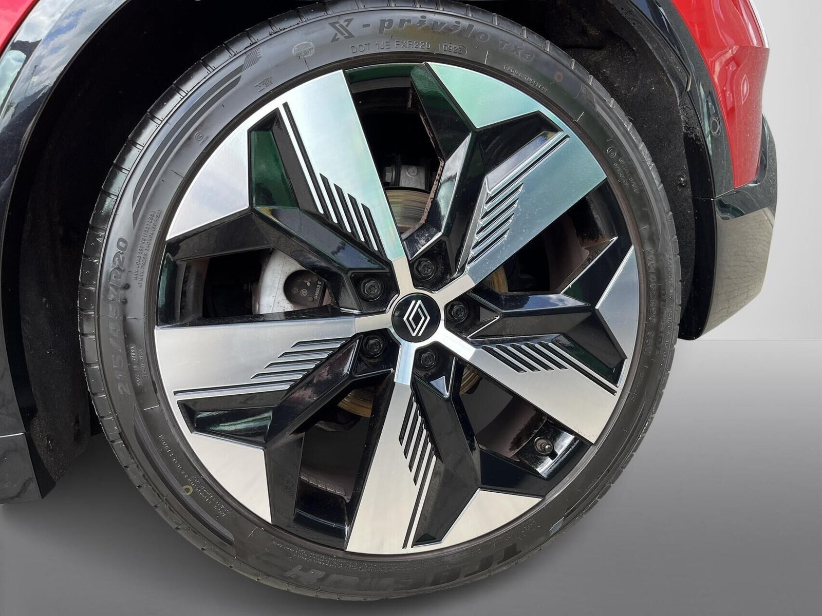 Rød Renault Megane E-Tech fra 2022