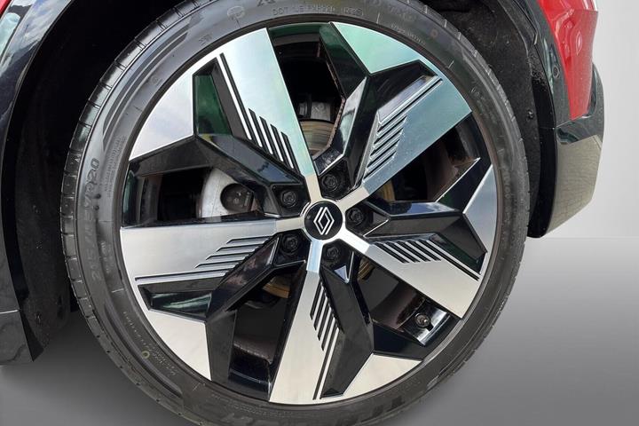 Rød Renault Megane E-Tech fra 2022