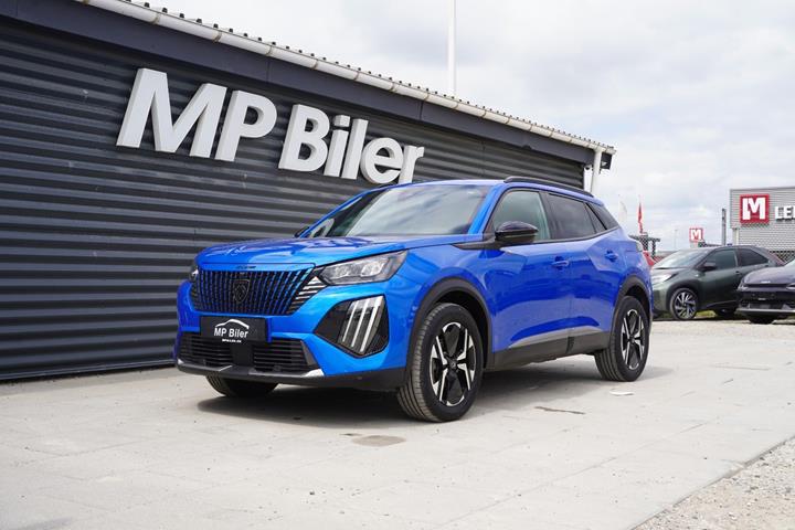 Blå Peugeot 2008 fra 2024 set udefra