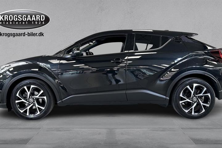 Sort Toyota C-HR fra 2021