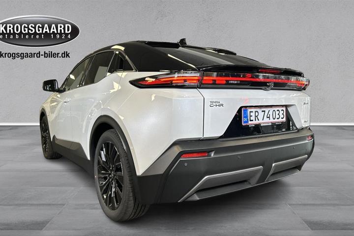 Hvid Toyota C-HR+ fra 2025