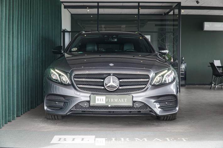 Grå Mercedes E220 d fra 2017