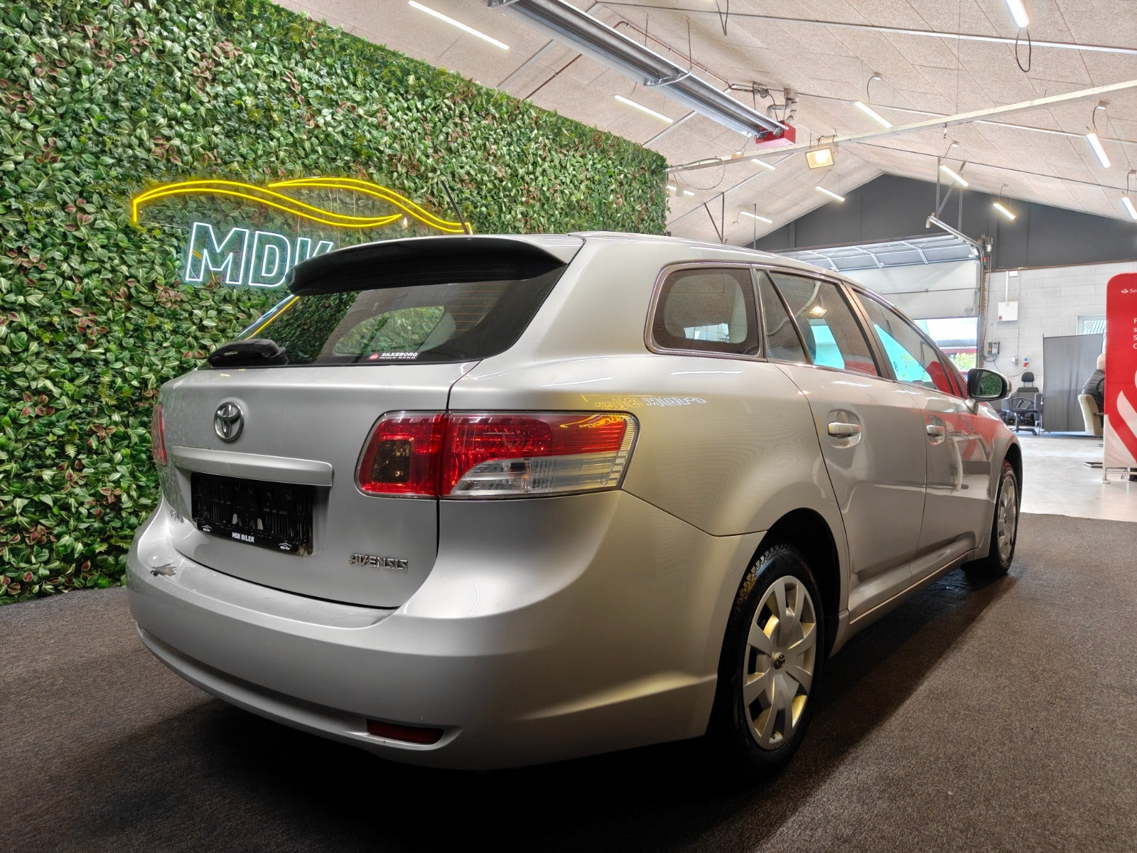 undefined Toyota Avensis fra 2011