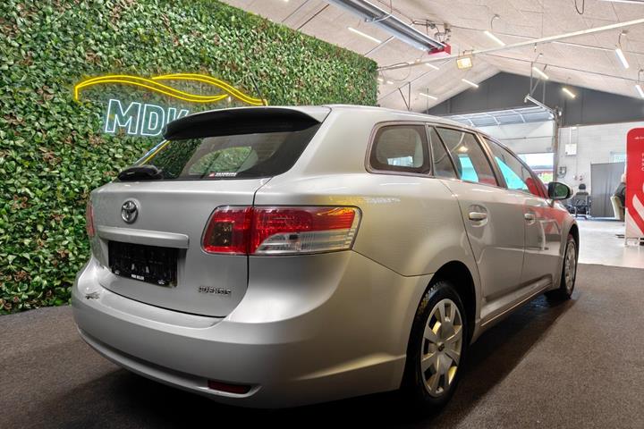 undefined Toyota Avensis fra 2011