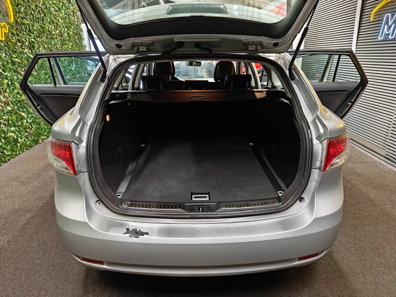undefined Toyota Avensis fra 2011