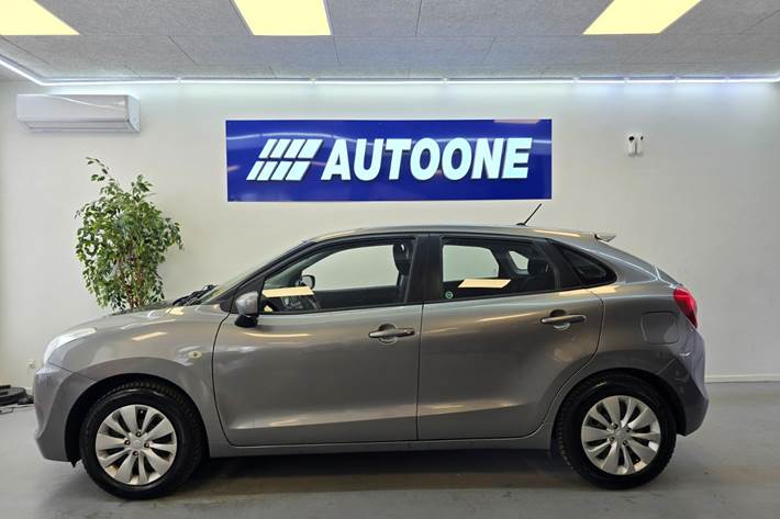Grå Suzuki Baleno fra 2016